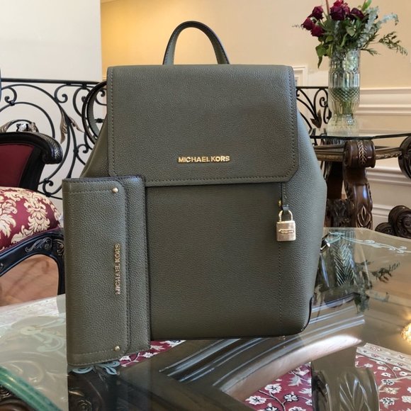 Michael Kors Hayes backpack&wallet set